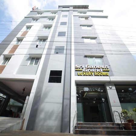 Отель Sri Ganesh Grand Тирупати Экстерьер фото